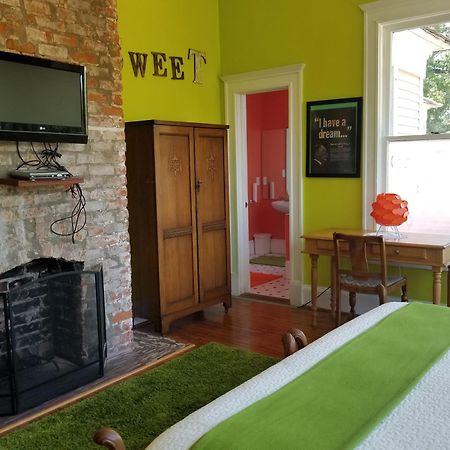 The Peach House Bed & Breakfast แอตแลนตา ภายนอก รูปภาพ