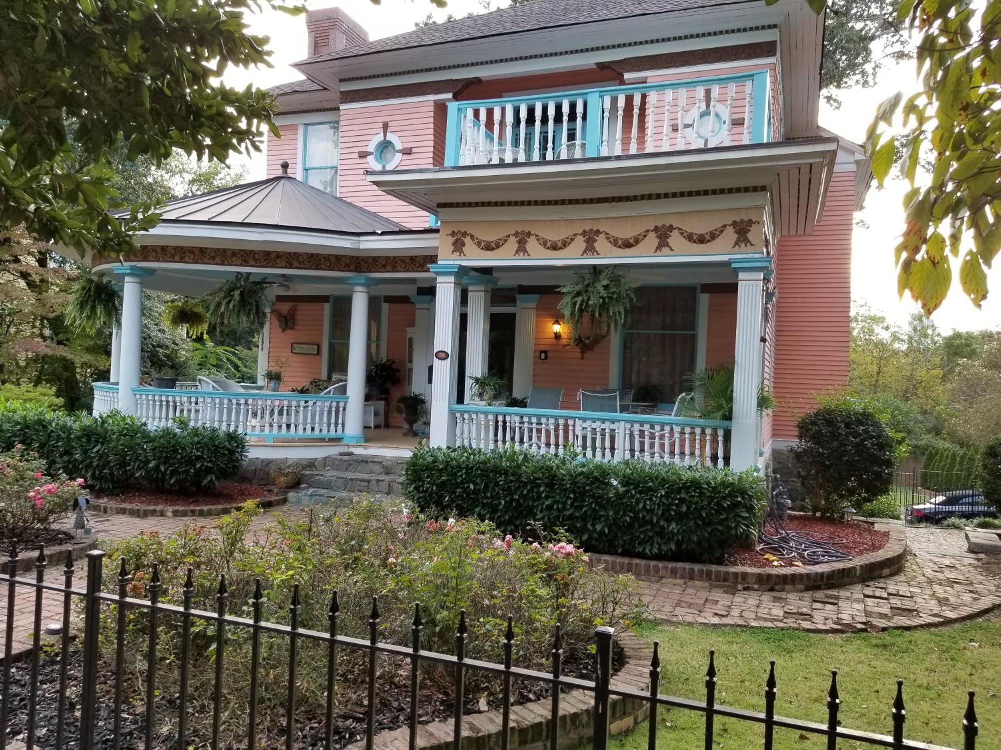 The Peach House Bed & Breakfast แอตแลนตา ภายนอก รูปภาพ